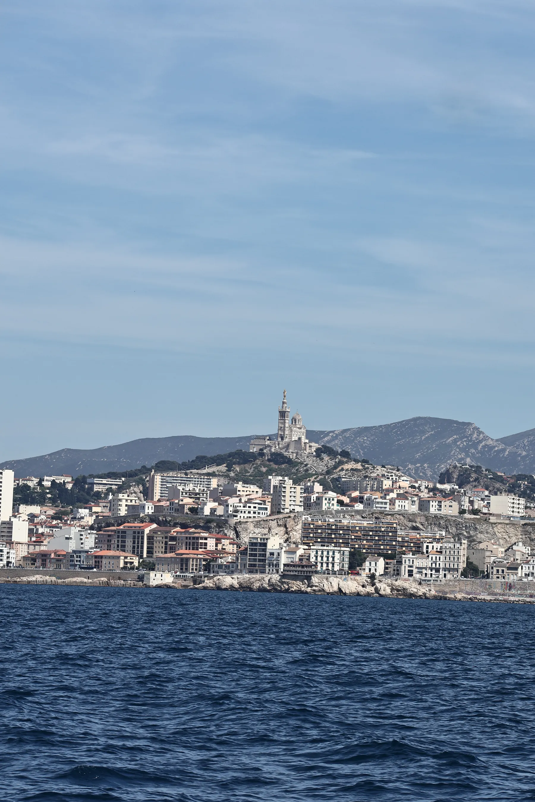 Notre-Dame-de-la-Garde vue depuis la mer