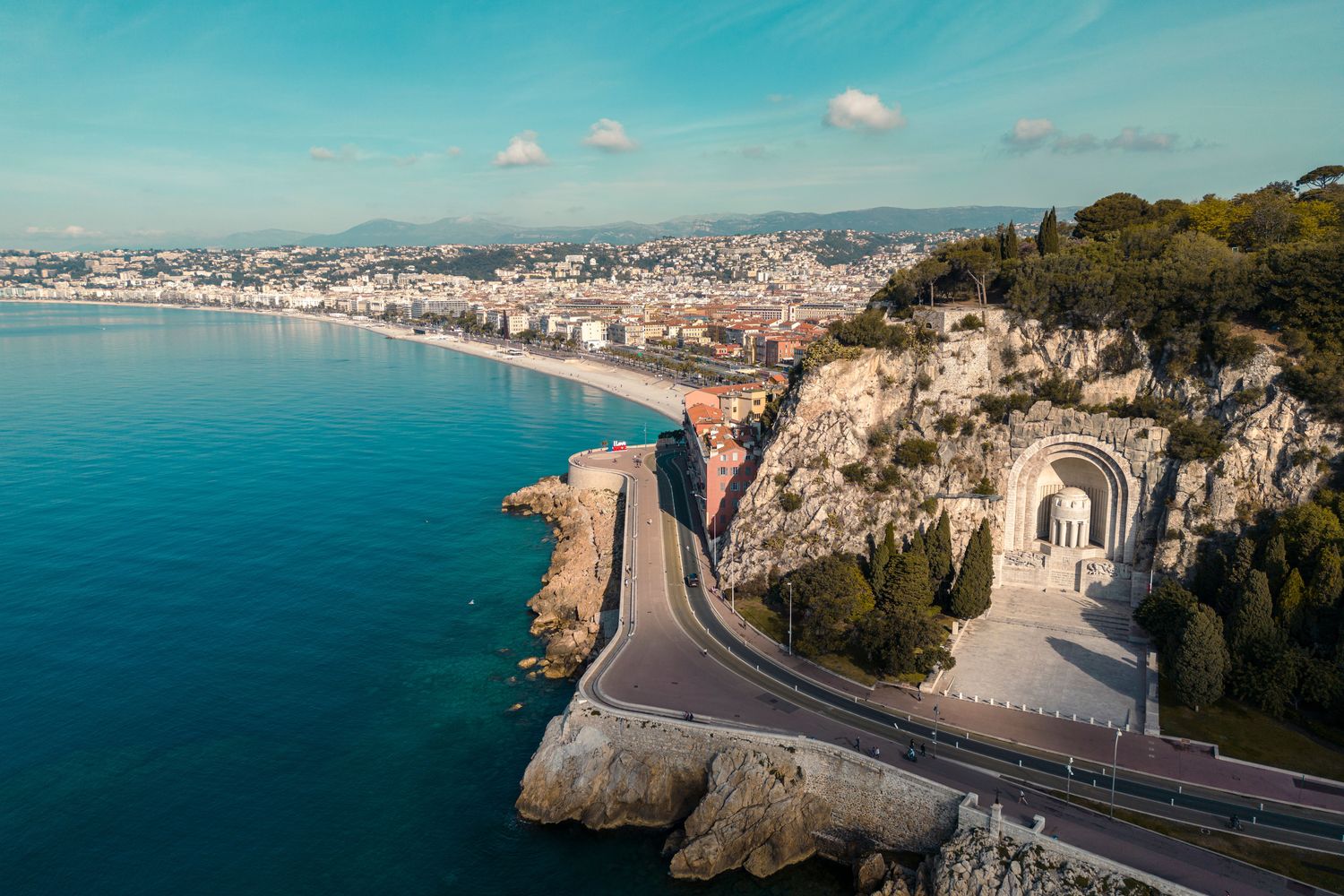 La baie des Anges et la promenade vues depuis la colline du Château
