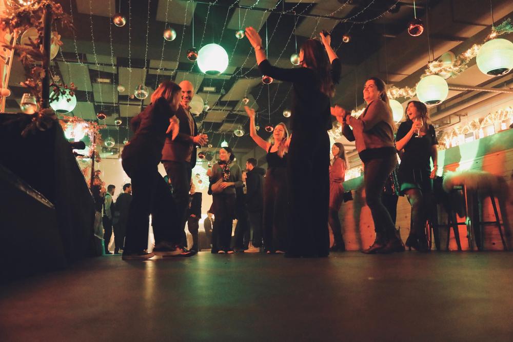 Piste de danse pendant la soirée d'un kick-off