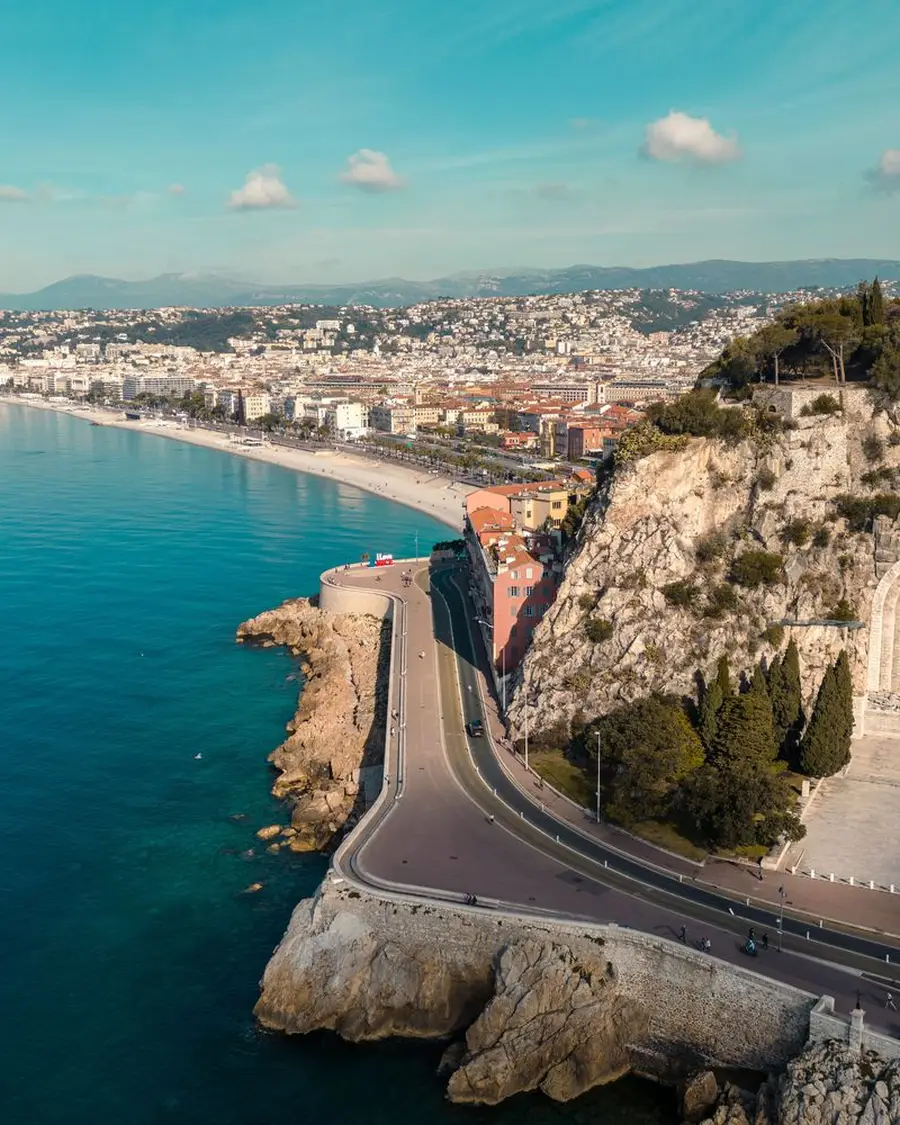 La baie des Anges et la promenade vues depuis la colline du Château