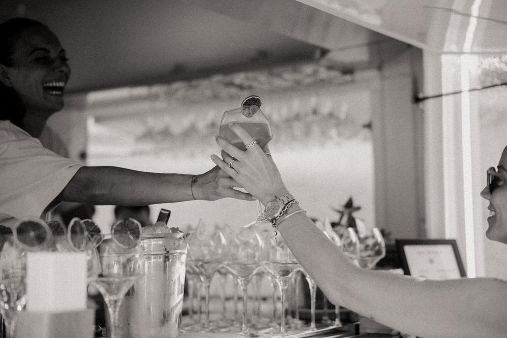 Le bar préparé avant l'arrivée des participants