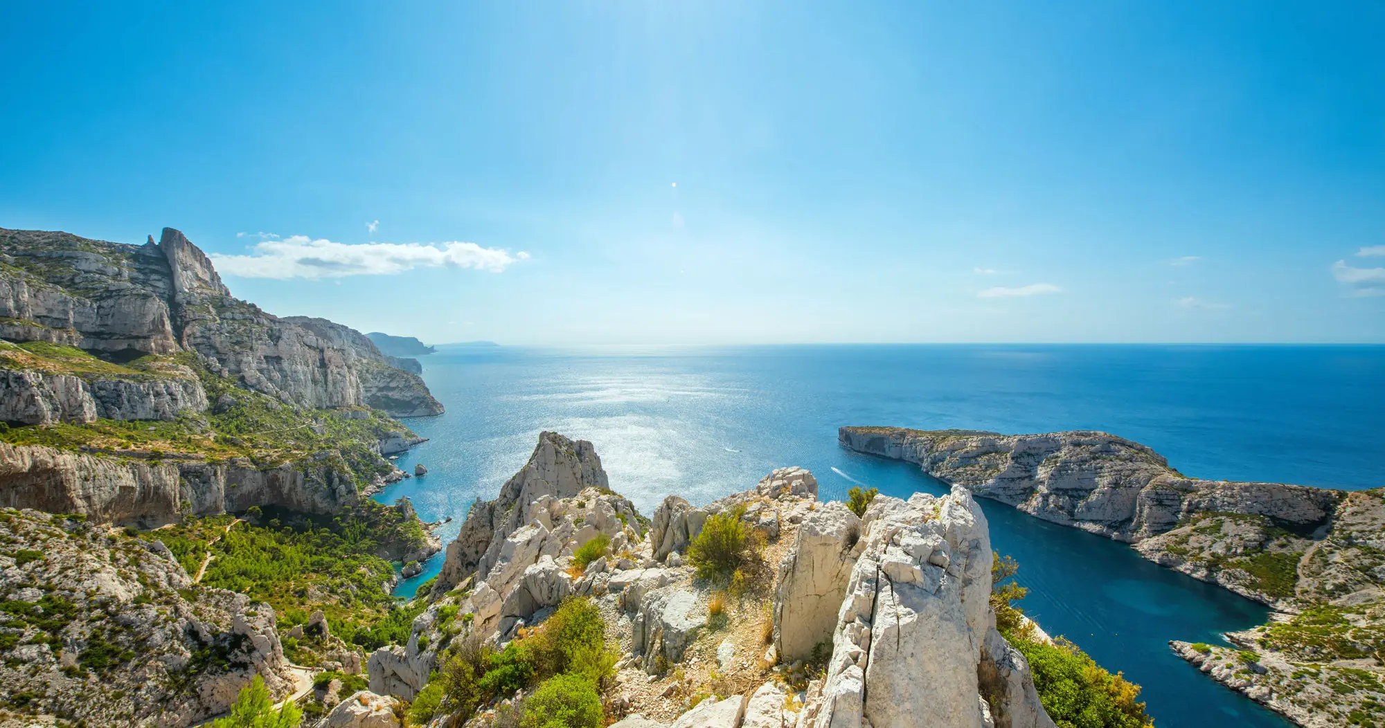 Les calanques de Marseille vues des hauteurs