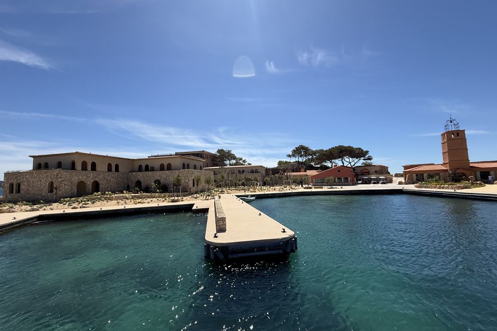 Le port de l'île de Bendor, près de Bandol